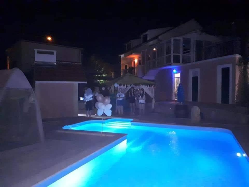Holiday Home Perunika Zezevica Cameră foto